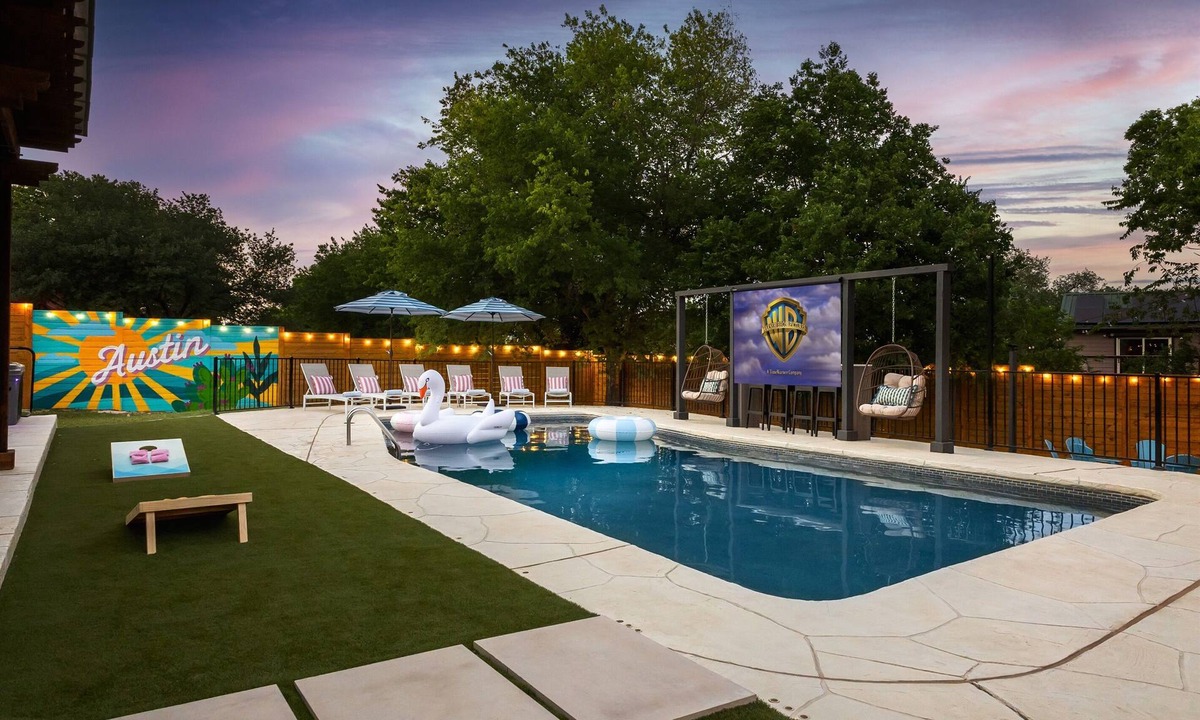 Gracywoods House | Bachelorette Oasis | Pool, Spa, Fire Pit & Games