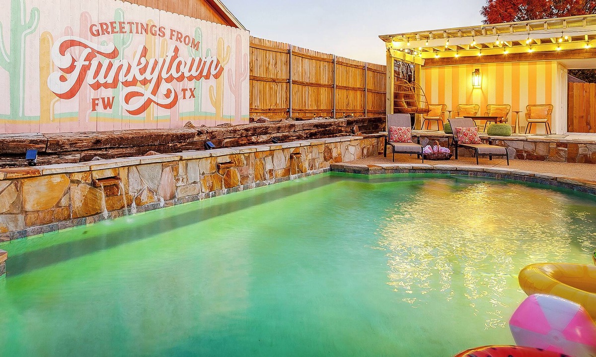 Edgecliff Village House | Bachelorette Pool House FW