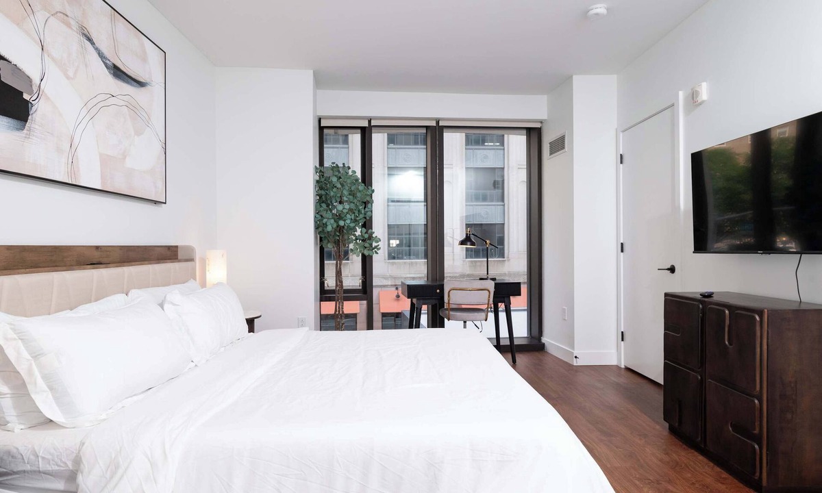 Bay Village Apartment | Back-Bay Upscale Central Condo Rooftop & Parking