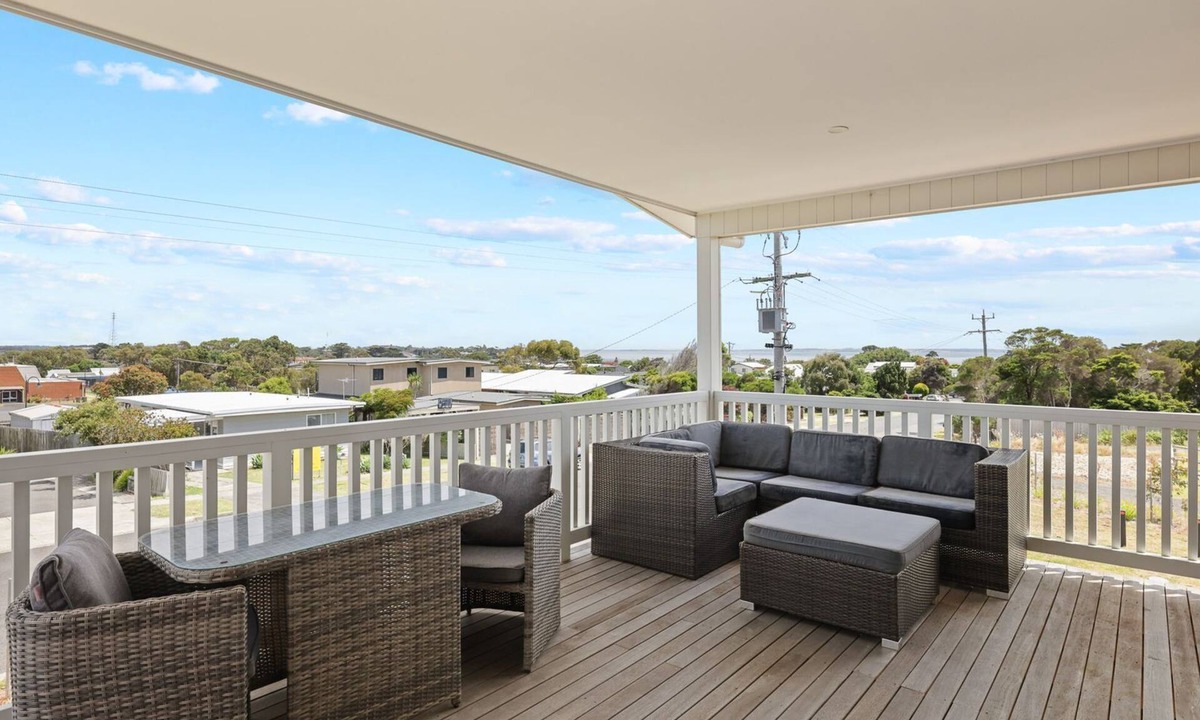 San Remo House | Back Beach Views in San Remo