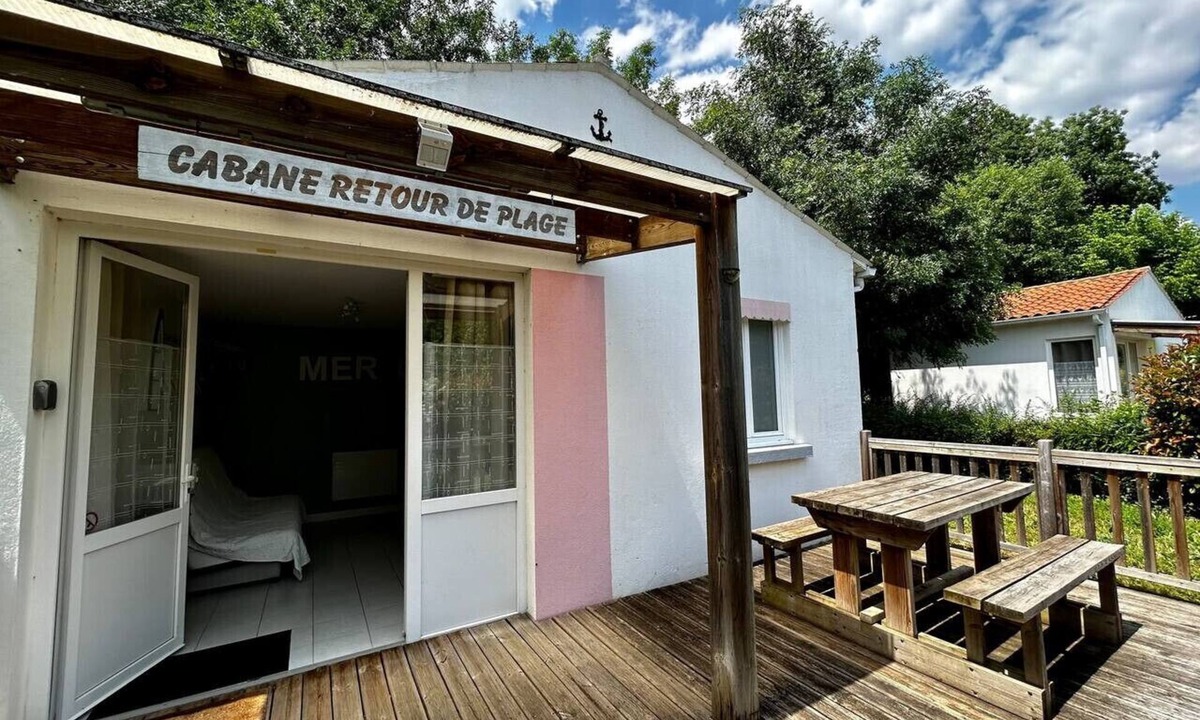 Vandre House | Back from the beach - Ideally located