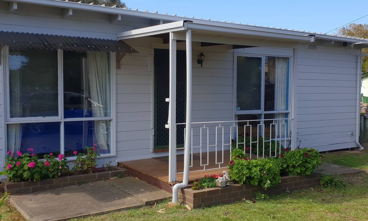 St Leonards House | Back of the golf course cottage