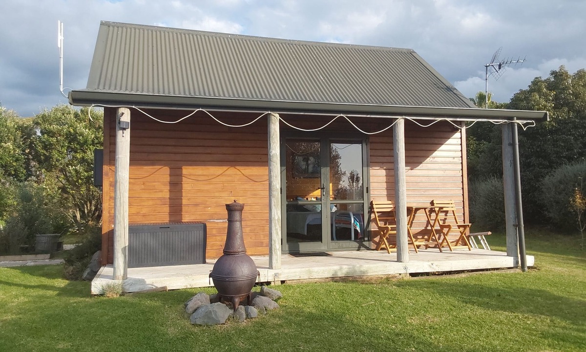 Whakamarama Cabin | Back to Basics in a 5 star location