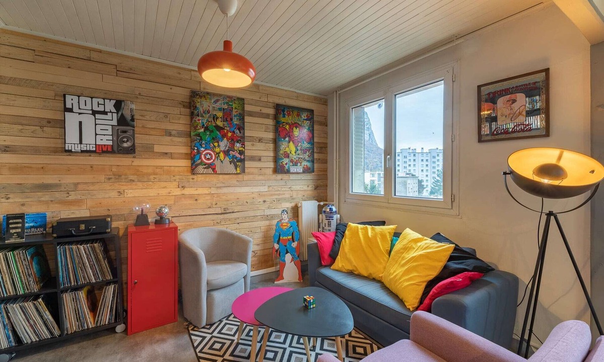 Saint-Egreve Apartment | Back to the 80'S Apartment