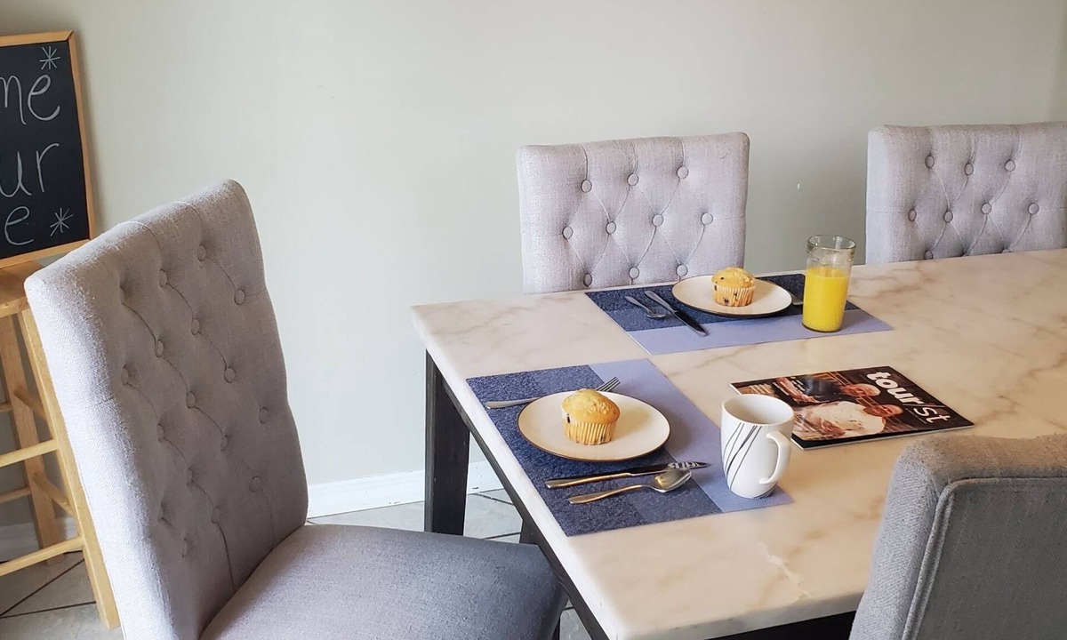 O'Fallon House | ☆BackYard BBQ Hidden Gem☆Perfect Location~Groups/Pets Welcome