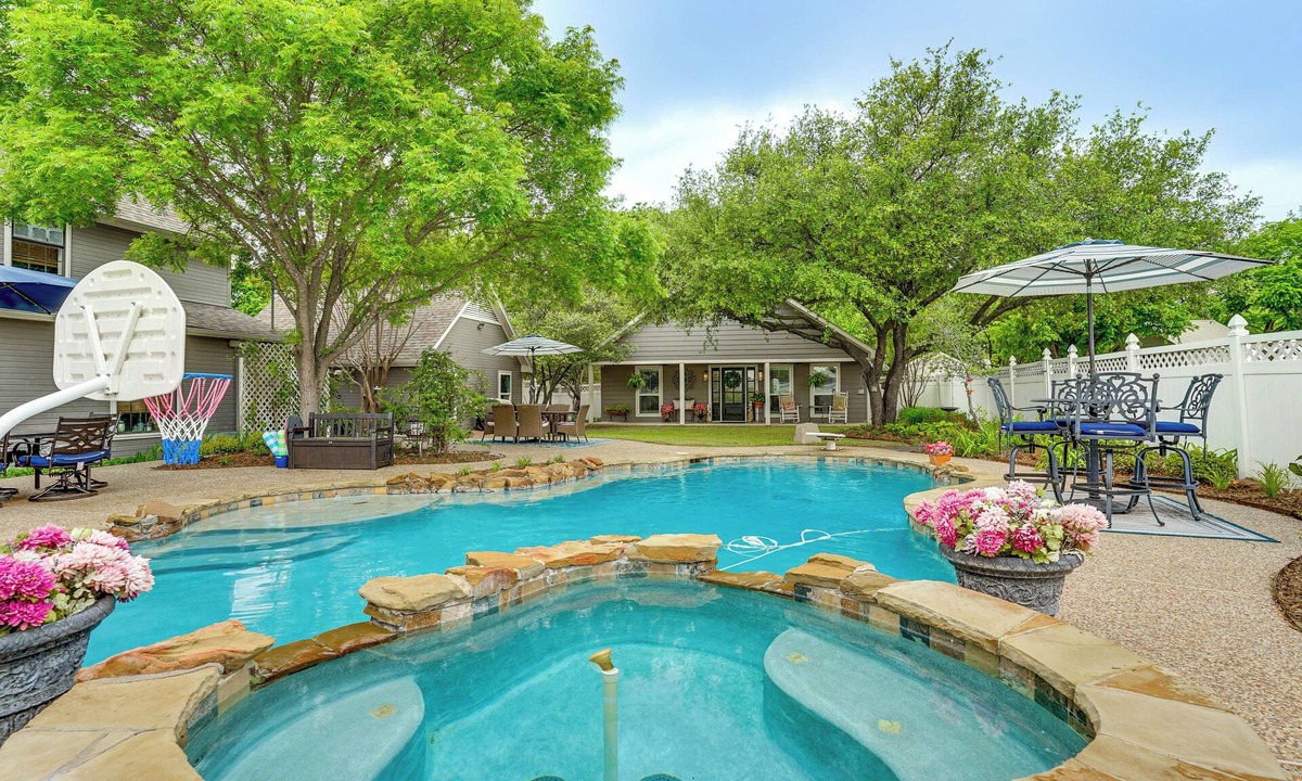 Argyle House | ‘Backyard Bungalow’ w/Shared Pool & Spa in Argyle