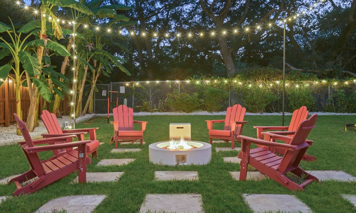 Palm Harbor House | Backyard Games, Fire Pit, Heated Pool, Near Beach
