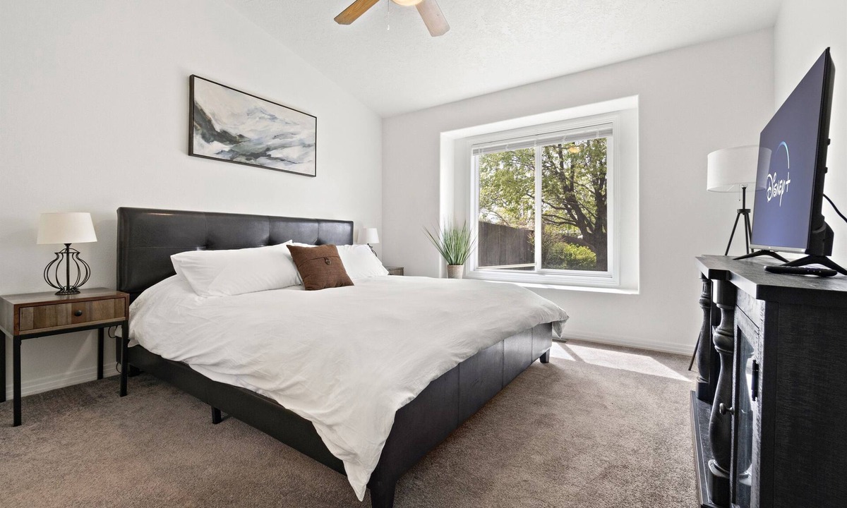 Southwest Ada County Alliance House | *Backyard*King*Parking*100Mbps*Smart TV*Bbq*W/D