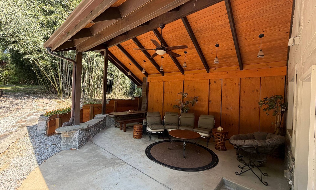 Bellevue House | Backyard Oasis + Detached Studio Retreat
