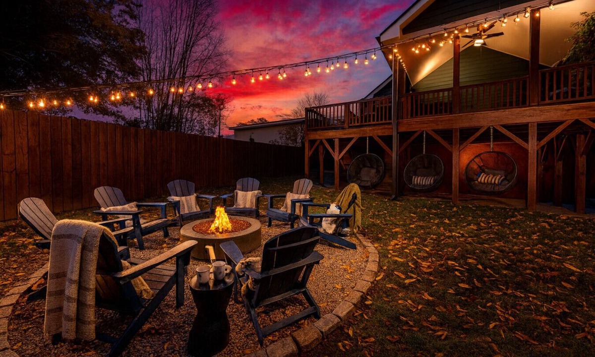 Durham House | Backyard Oasis w/Fire Pit Minutes to Duke