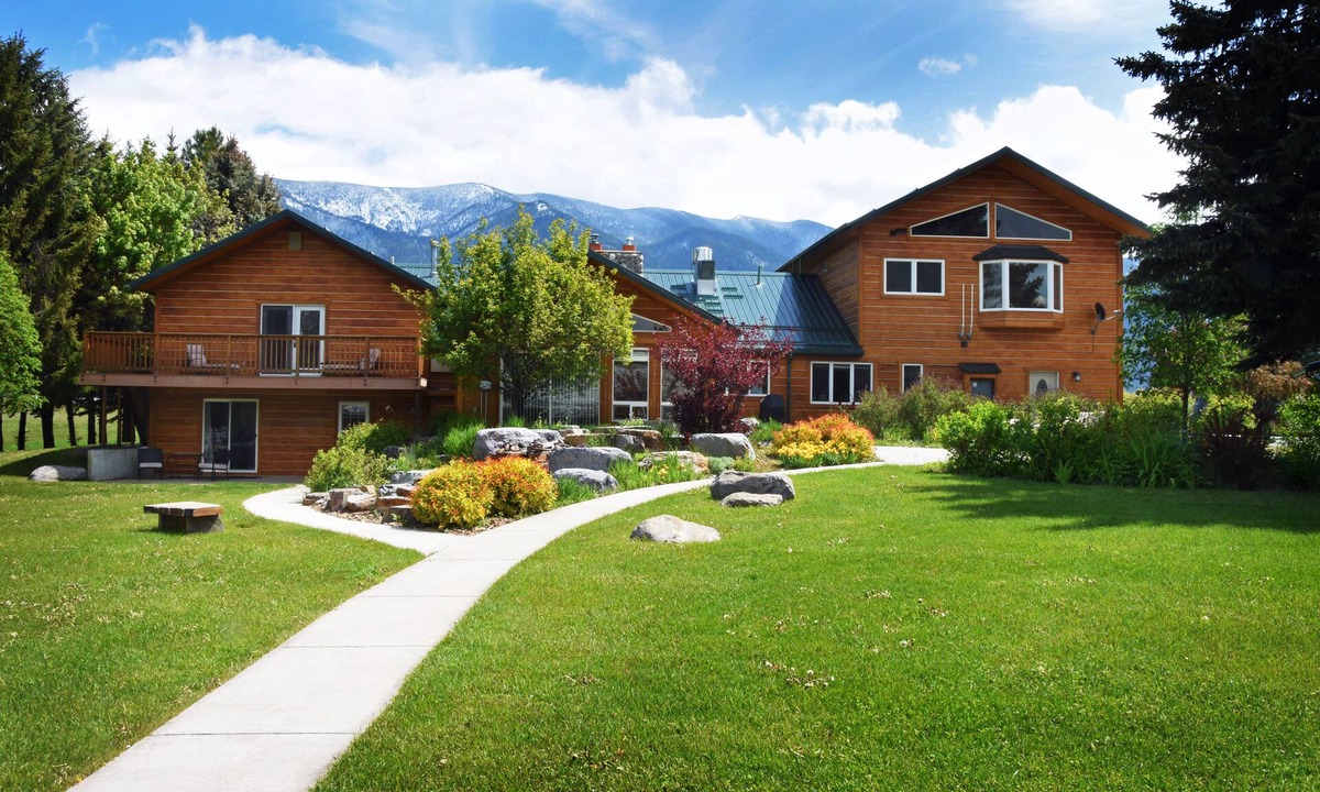 Columbia Falls Bed & Breakfast | Bad Rock Bed and Breakfast Inn