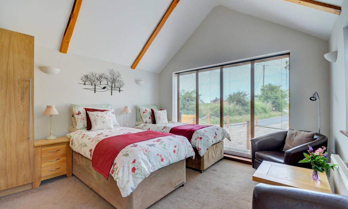 Hopton House | Badger Set - One Bedroom House, Sleeps 2