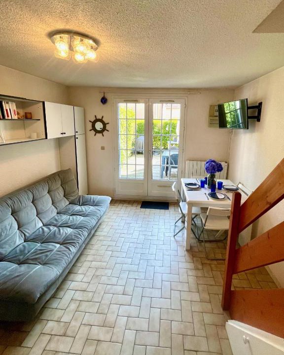 Courseulles-sur-Mer House | Baham YourHostHelper