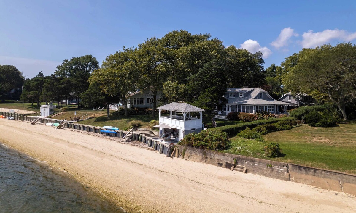 Laurel House | Bahia Mar – Private Peconic Bayfront
