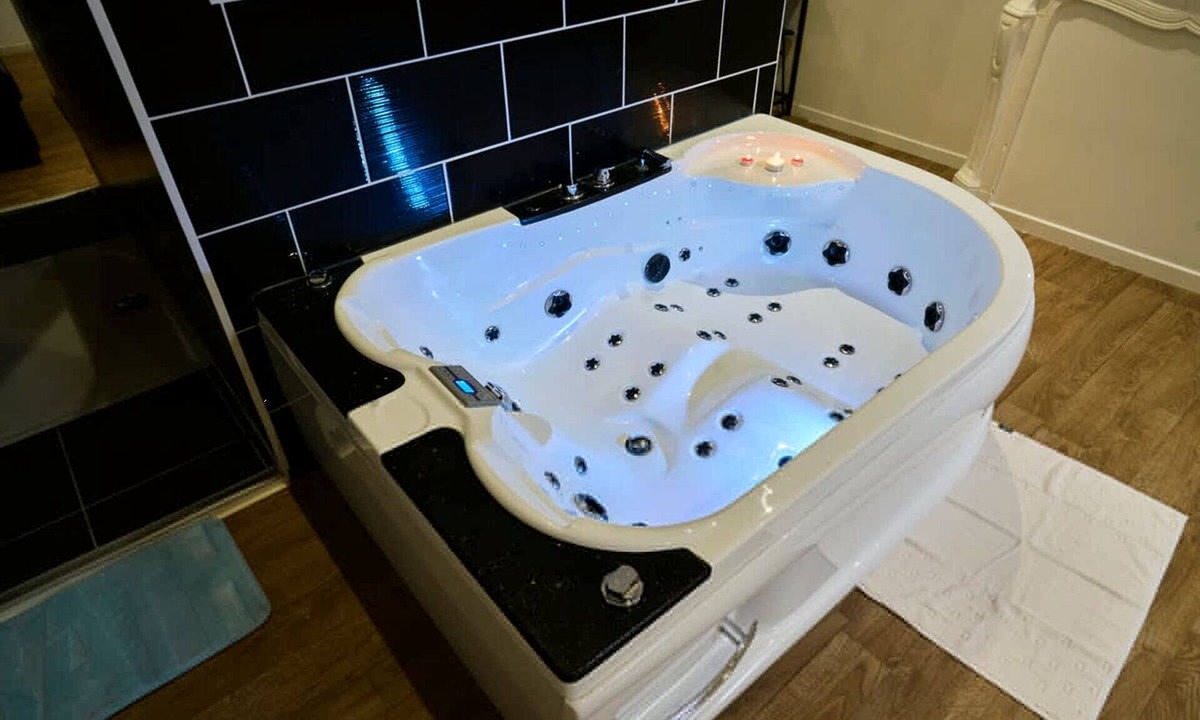 Tourcoing Apartment | Baignoire Blaneo Sauna 10 Minutes de la Gare