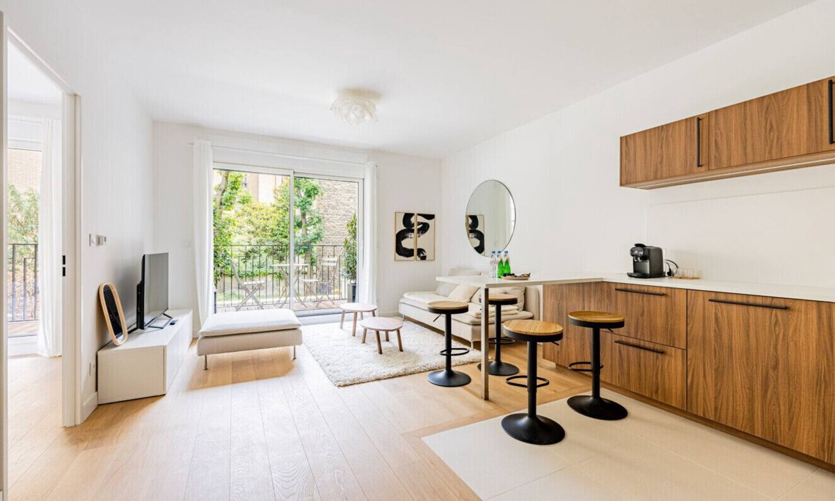 Neuilly-sur-Seine Apartment | Bail Mobilité - Neuilly - 1 chambre - Balcon