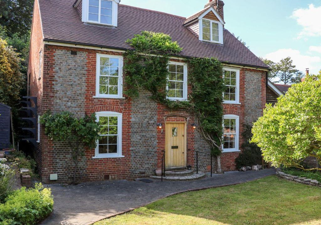 Bursledon House | Bailey Cottage