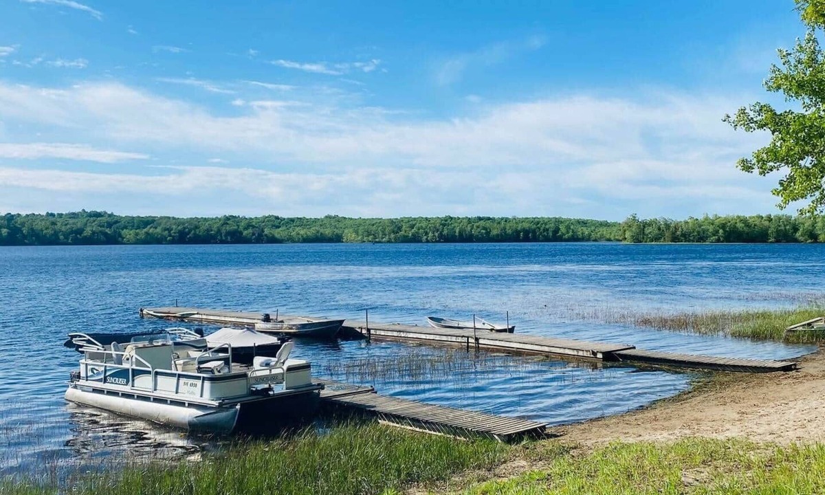 Centre Hastings Cabin | Bailey's Cottages (#1) Lake-front cabin