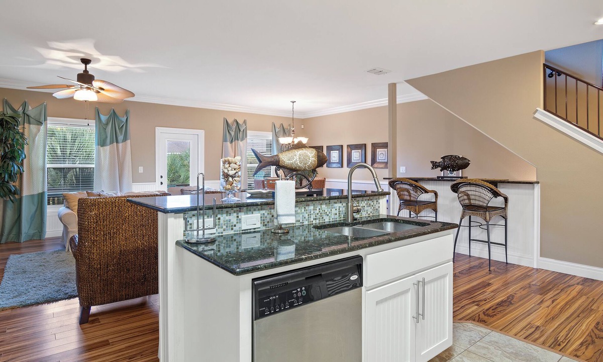 Port Aransas Condo | Baja Breeze by Silver Sands Vacation Rentals