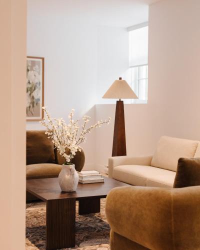 Chinatown Apartment | Bakan- Quartier des Congres, Convention District