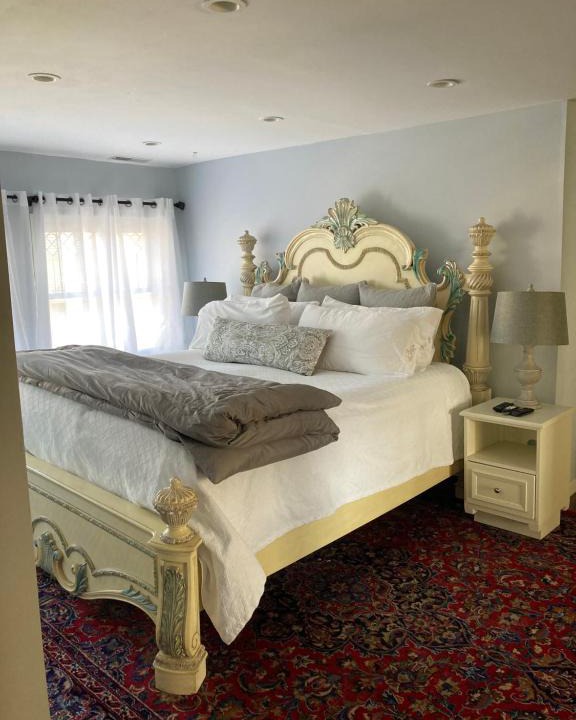 Bluefield Hotel | Baker's Hill Inn