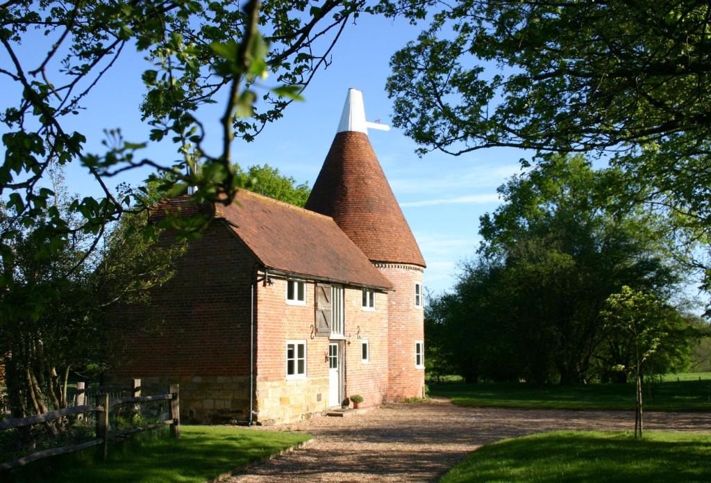 Wadhurst House | Bakers Farm Oast