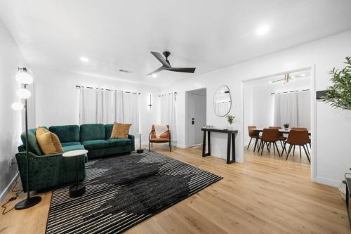 Bakersfield House | Bakersfield Sunset Stay