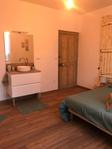 Saint-Dizier House | Balade en forêt