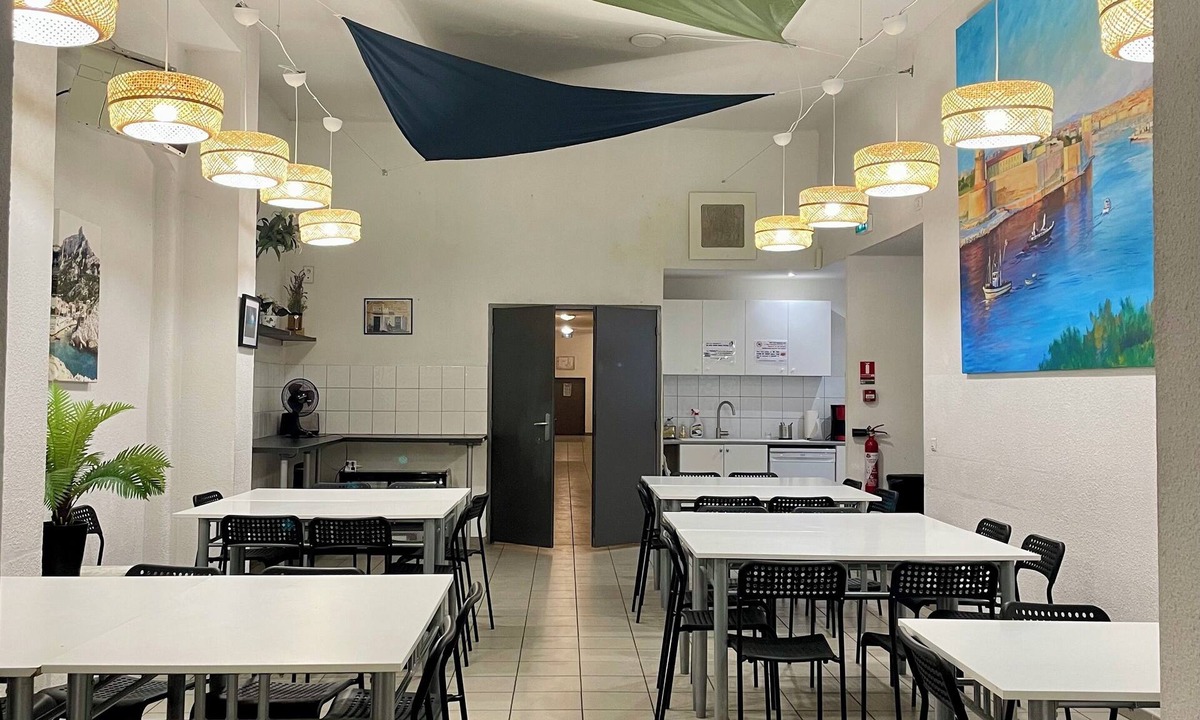 8th Arrondissement Hostel | Balaena