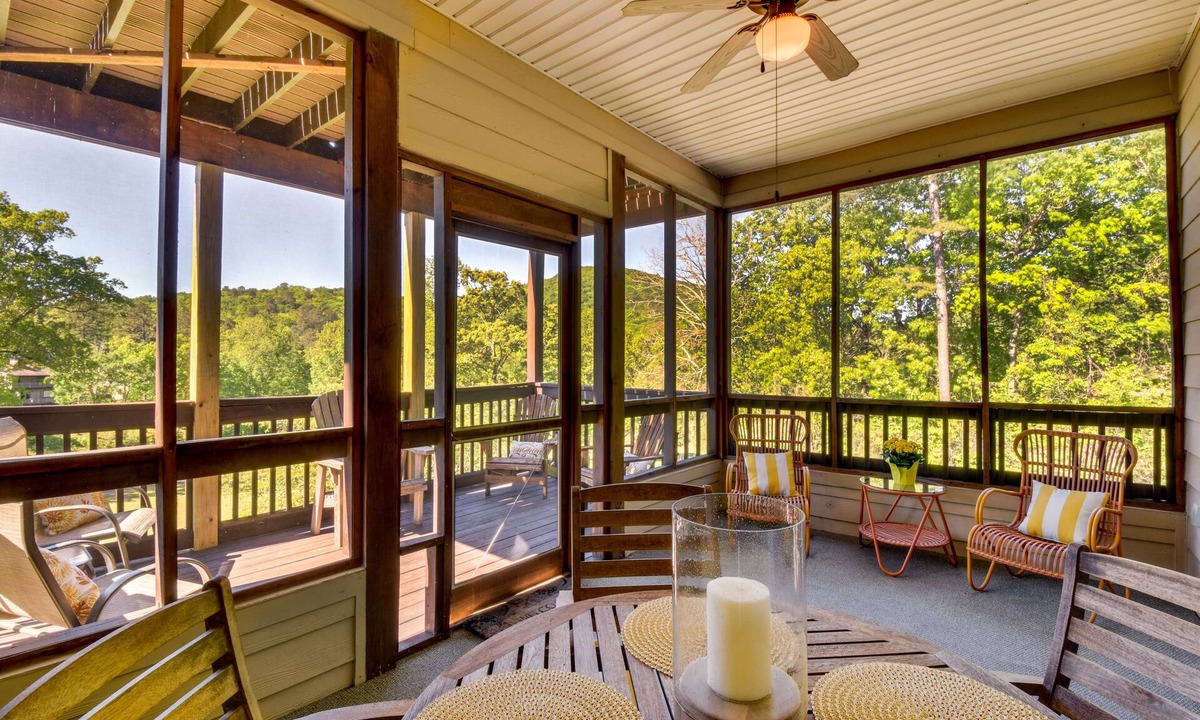 Clayton Condo | Balcony & Golf Course View! Condo at Kingwood