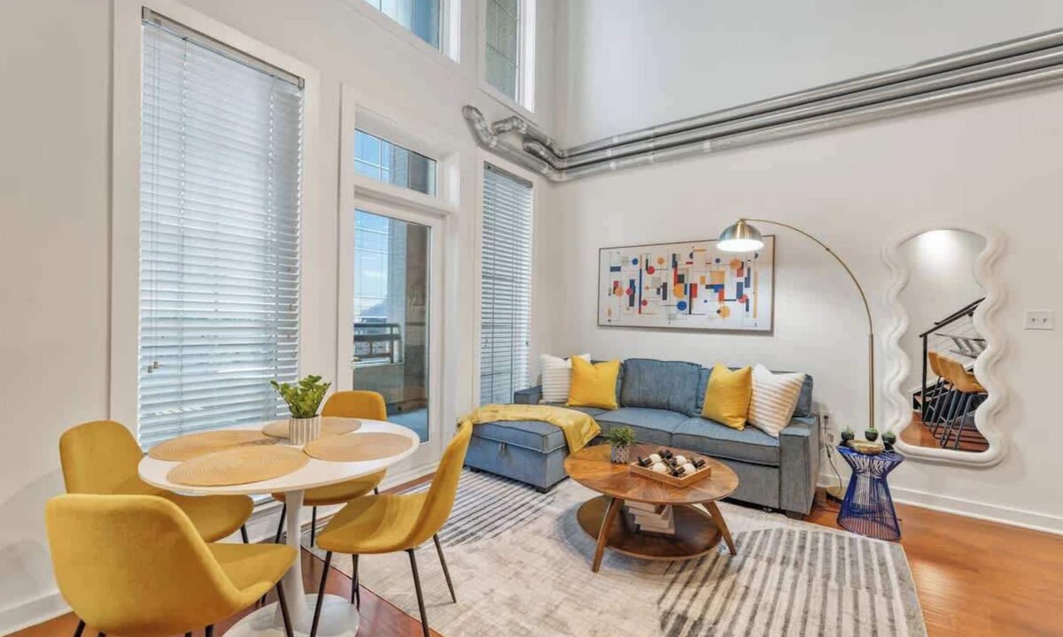 Atlantic Station Area Apartment | Balcony Loft ,City Views, Walkable