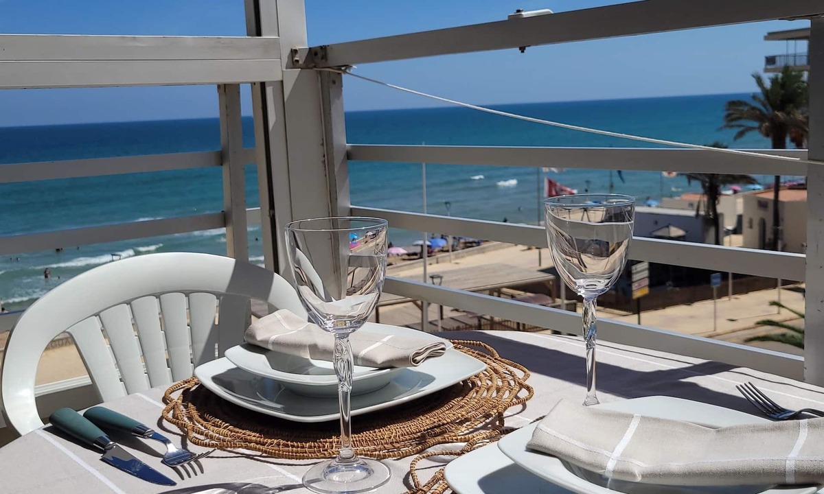 Plaza De La Costera Apartment | Balcony to the Sea