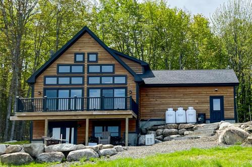 Rangeley Plantation House | Bald Mountain View Cabin