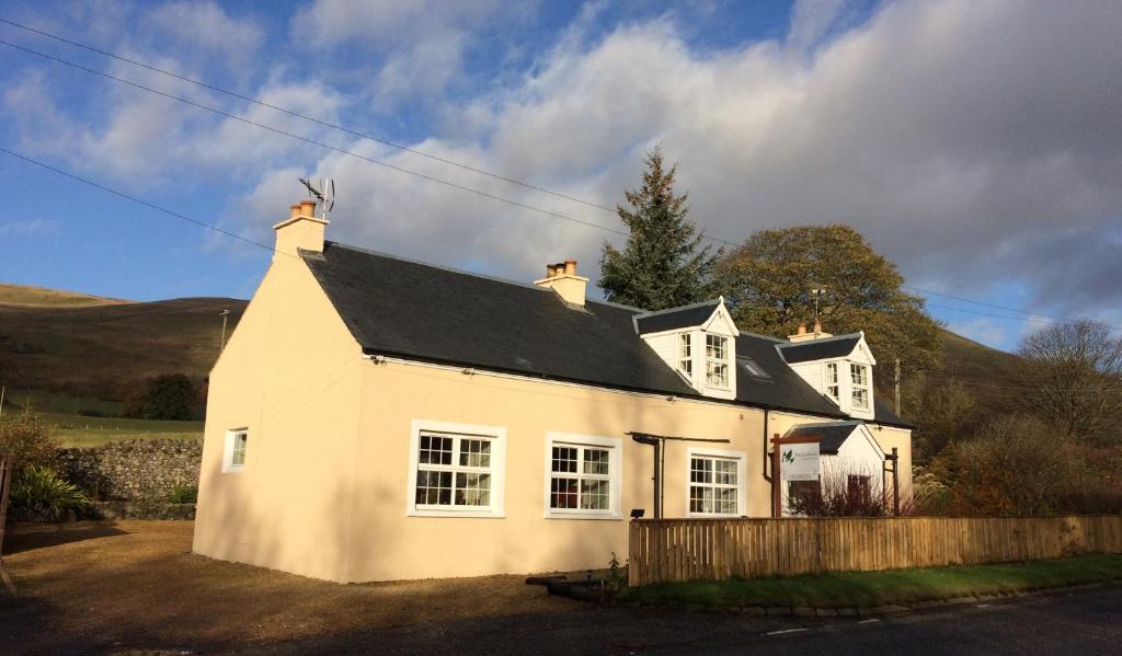 Dollar Bed & Breakfast | Baldiesburn Bed & Breakfast