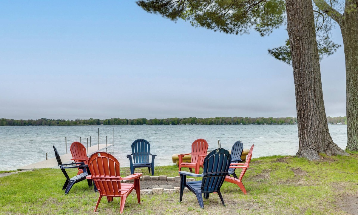 Baldwin Cottage | Baldwin Lakefront Home: Dock, Fire Pit & Trails!
