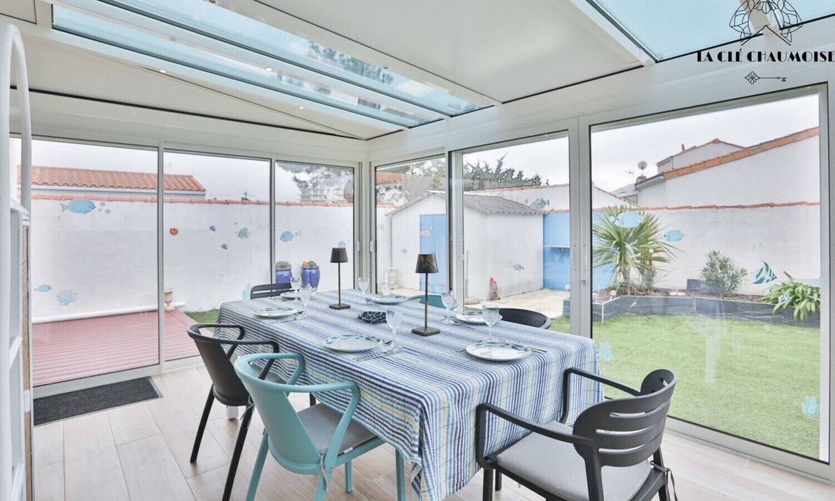 Les Sables d'Olonne Ski Chalet | Baleiniers Maison proche mer 6 pers jardin garage