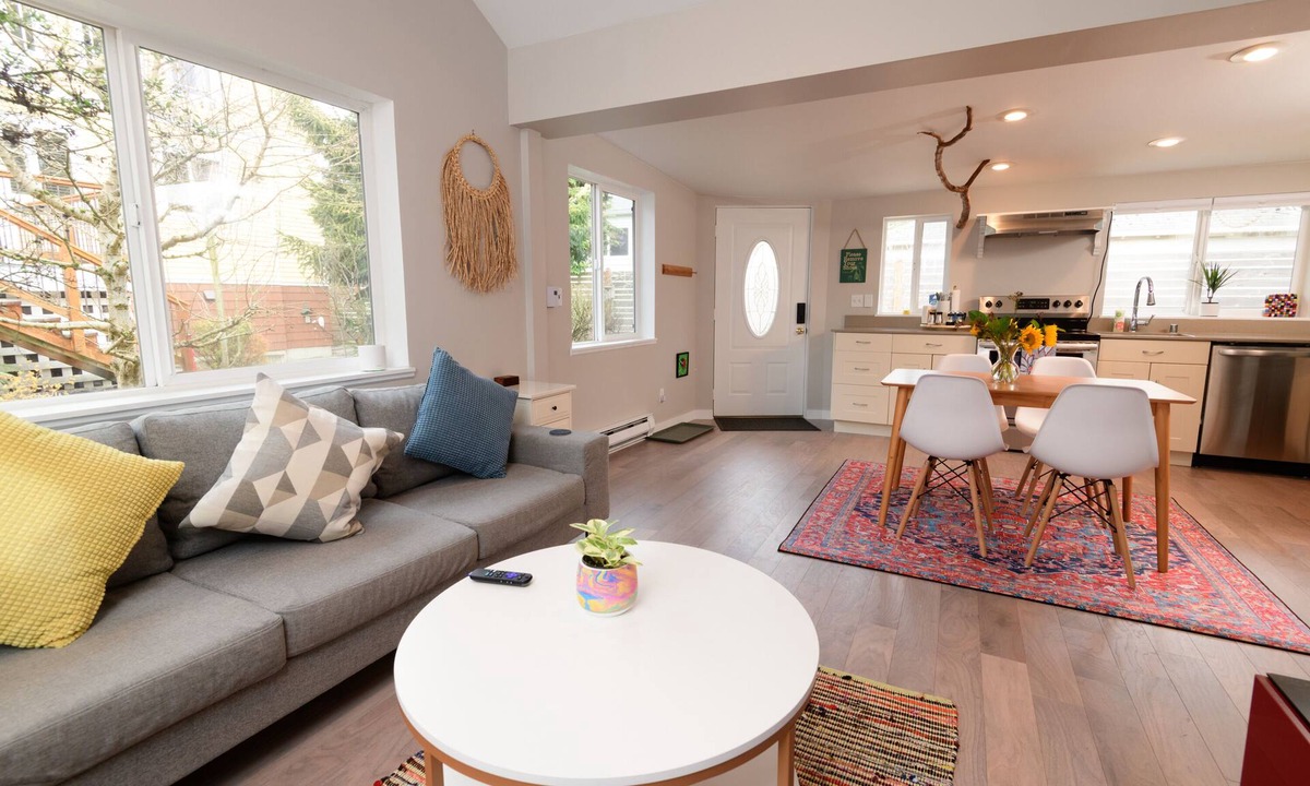 Sunset Hill Cottage | Ballard - Sunset Hill Guest House