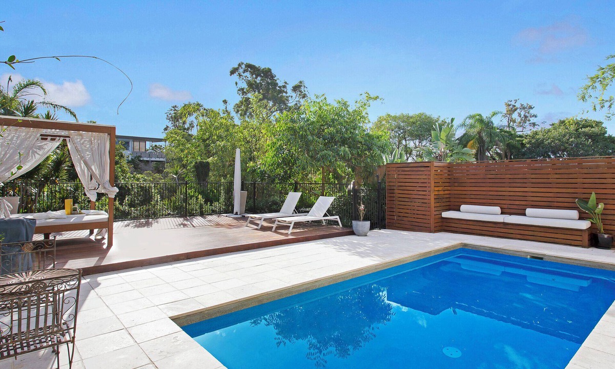 Balmoral House | Balmoral House Retreat Pool & Spa