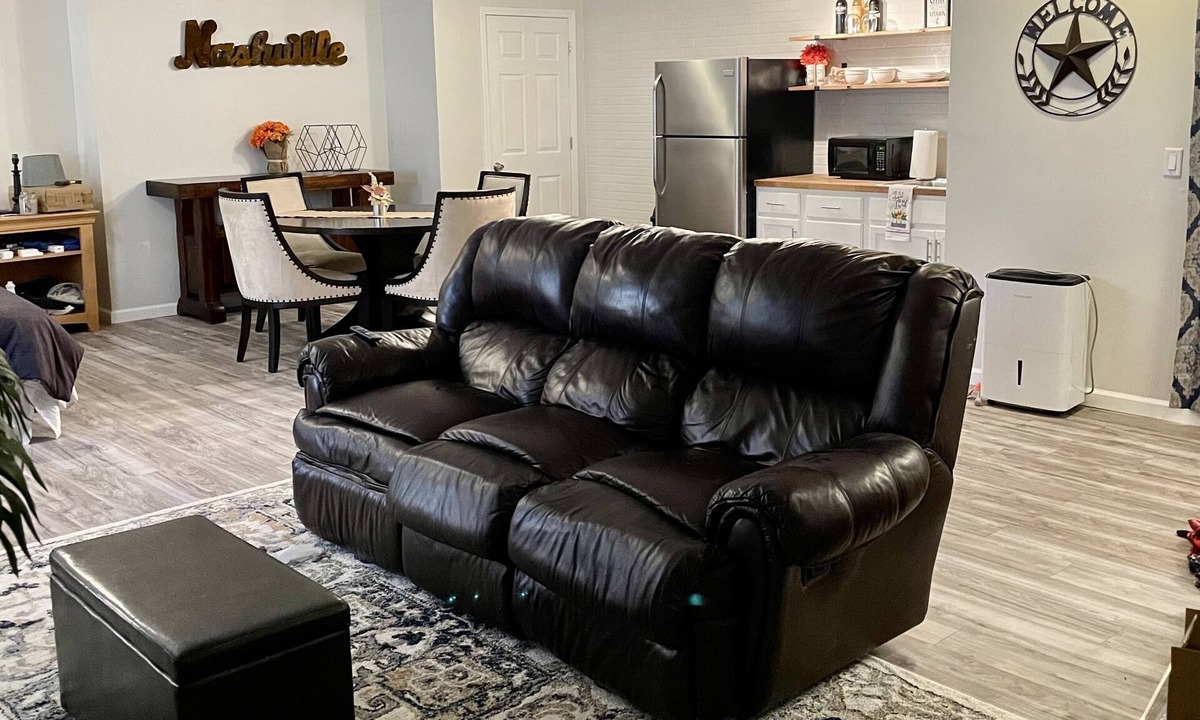 Antioch House | Bamboo Beauty - Basement Studio near BNA