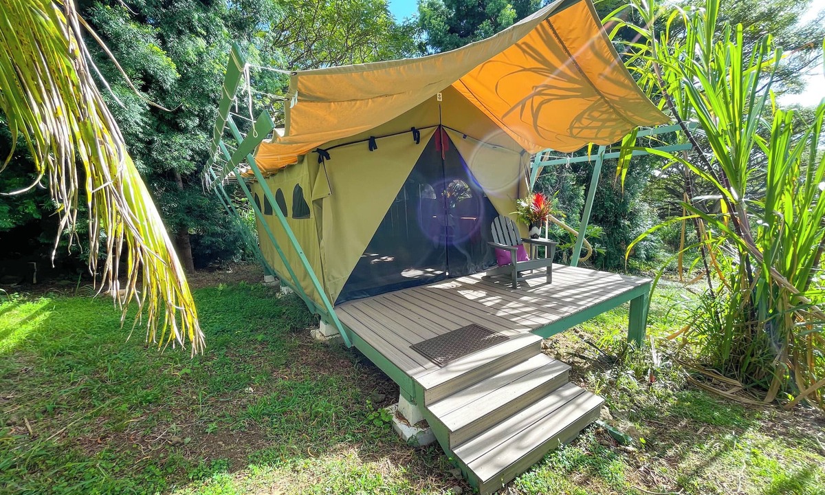 Kealakekua Apartment | Bamboo Canopy with Shared Bath and Common House