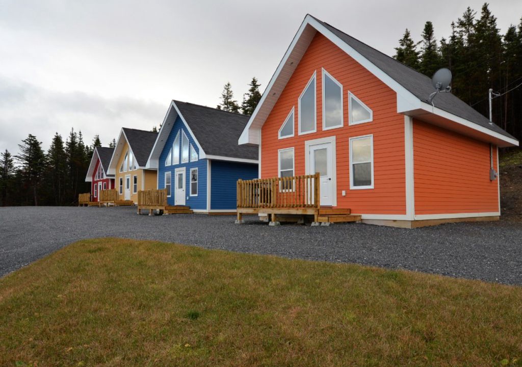 Rocky Harbour House | Bambury's Hillside Chalets - Yellow Chalet