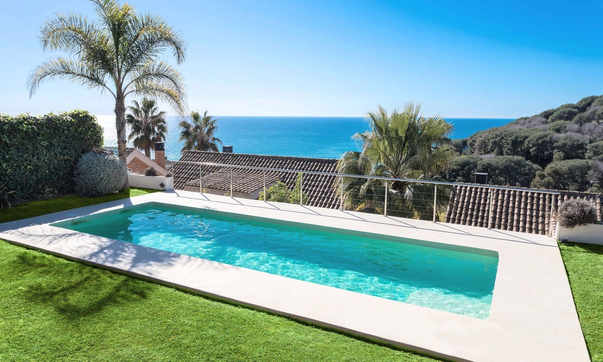 Arenys de Mar House | BANANA - Beautiful house in ARENYS DE MAR with private pool and garden, and a breathtaking view of the Mediterranean Sea!