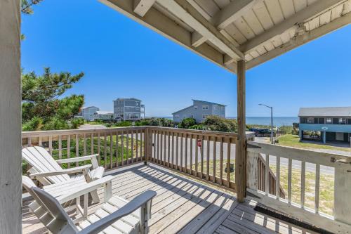 Oak Island House | Banana Pancakes