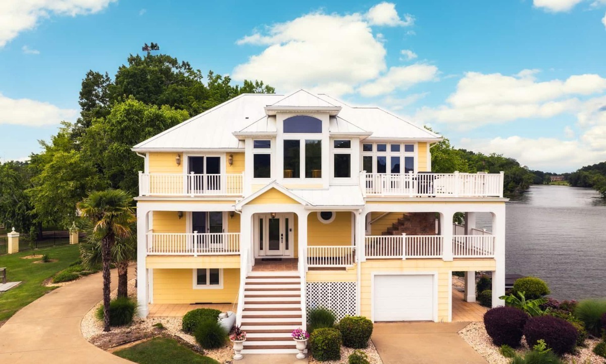 Gadsden House | Banana Point Rental at River Rocks Landing