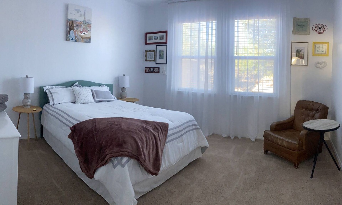 Ranchito Bed & Breakfast | Bandelier Relax! Room for your Balloon Fiesta stay!
