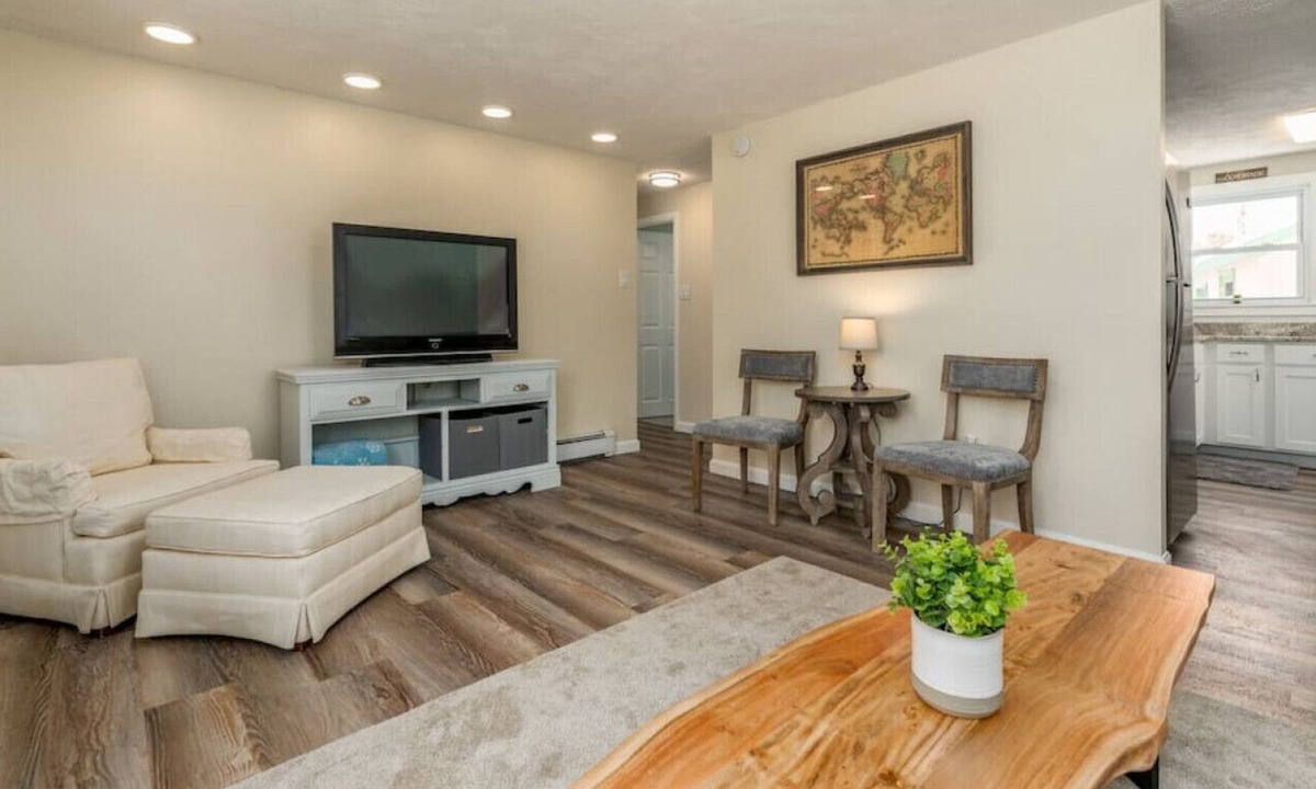 Bangor House | Bangor Style & Comfort.