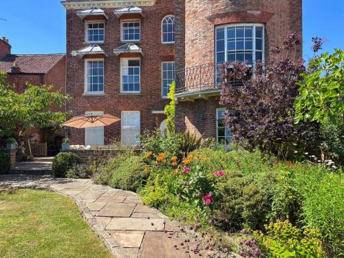 Newnham House | Bank House Apartment