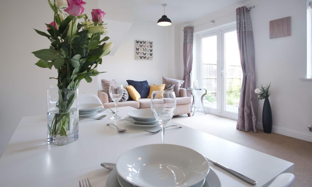 Peterborough House | Bank Side House