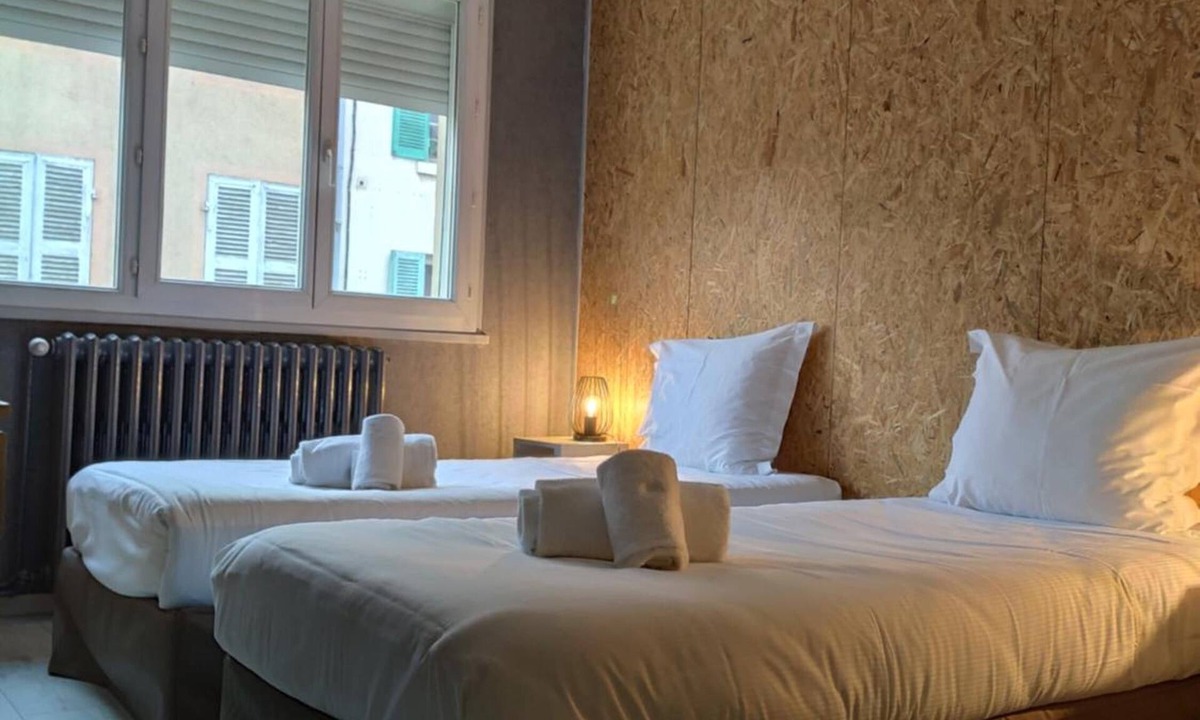 Montrevel-en-Bresse Hotel | Bar Hotel du Centre