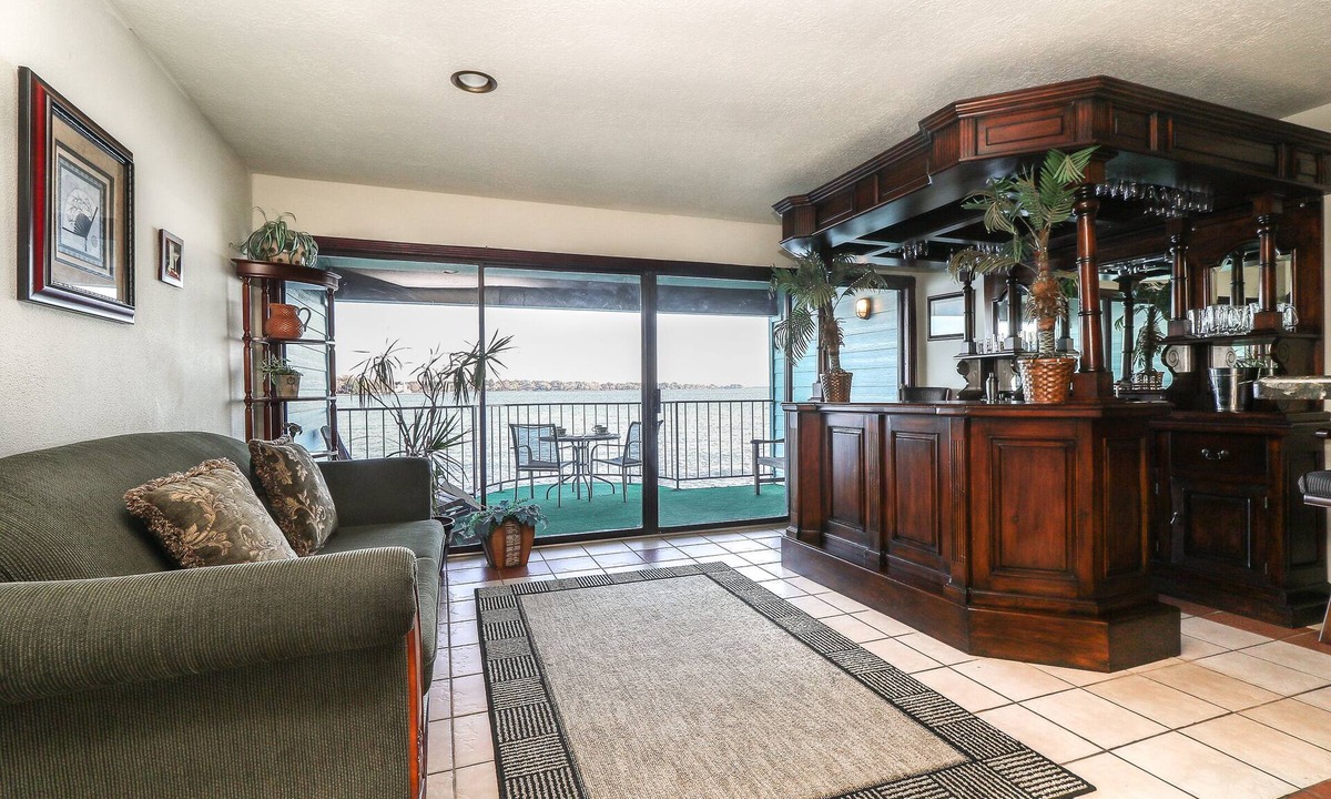 Seven Coves Condo | ⛱Bar Suite⭐Holidays⭐Bachelor/ette ☘Poker Night☘